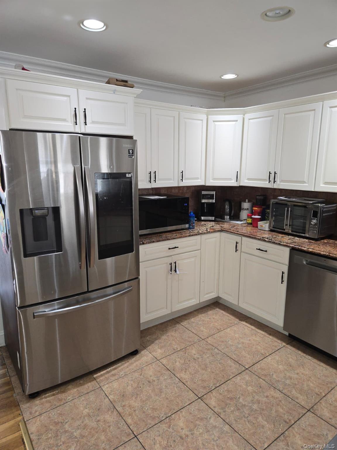 #17 photo, 10 Bainbridge Avenue, Melville , NY 11747