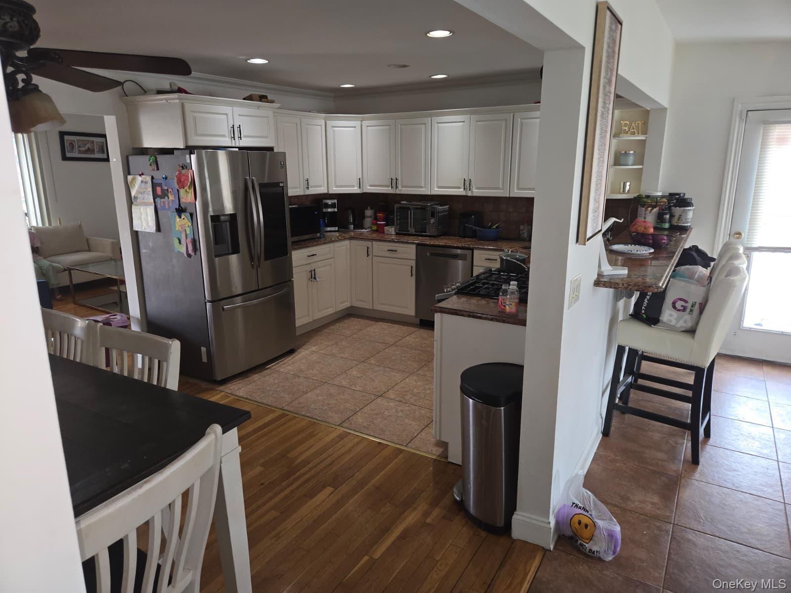 #18 photo, 10 Bainbridge Avenue, Melville , NY 11747