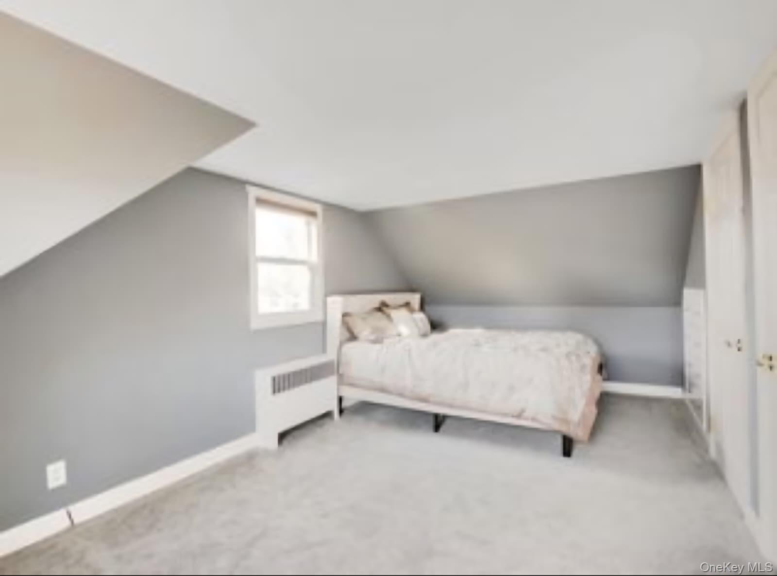 #6 photo, 10 Bainbridge Avenue, Melville , NY 11747