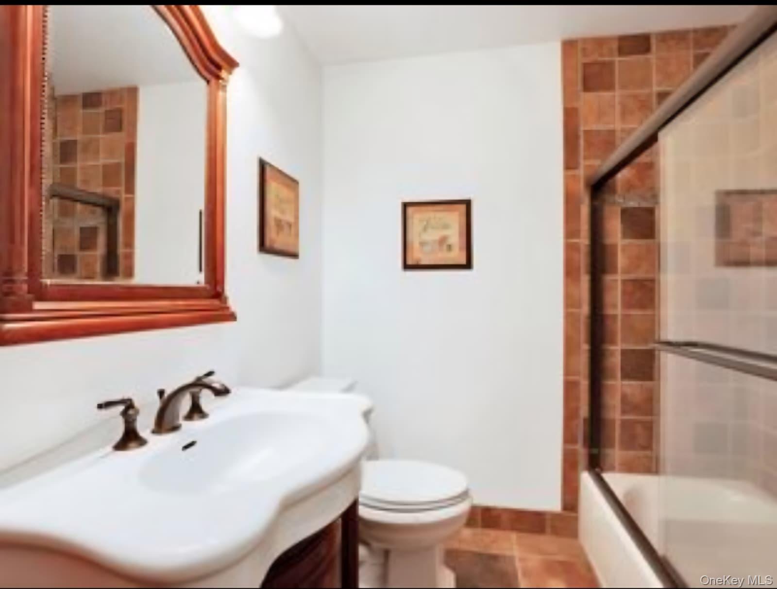 #7 photo, 10 Bainbridge Avenue, Melville , NY 11747