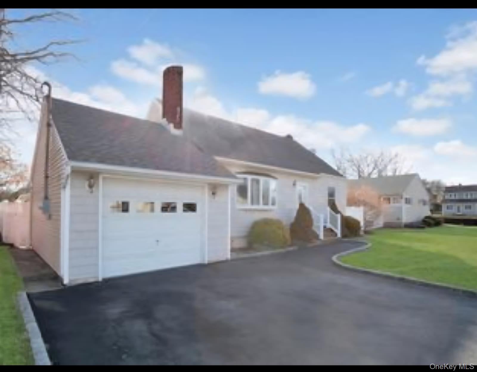 #8 photo, 10 Bainbridge Avenue, Melville , NY 11747