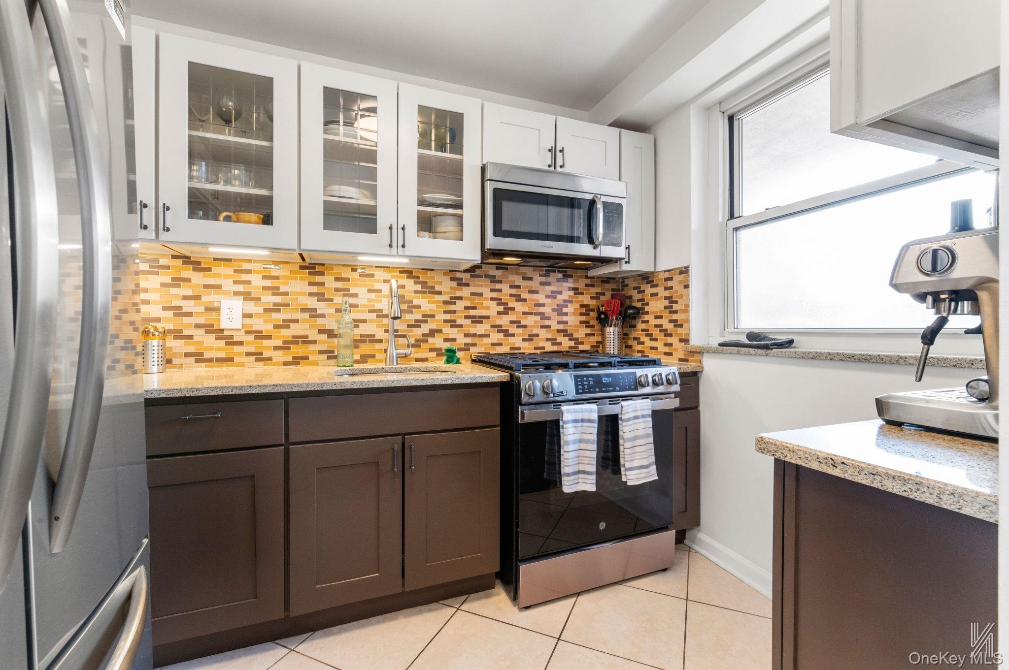 #4 photo, 35-50 85th St Street, 皇后区 Jackson Heights , NY 11372