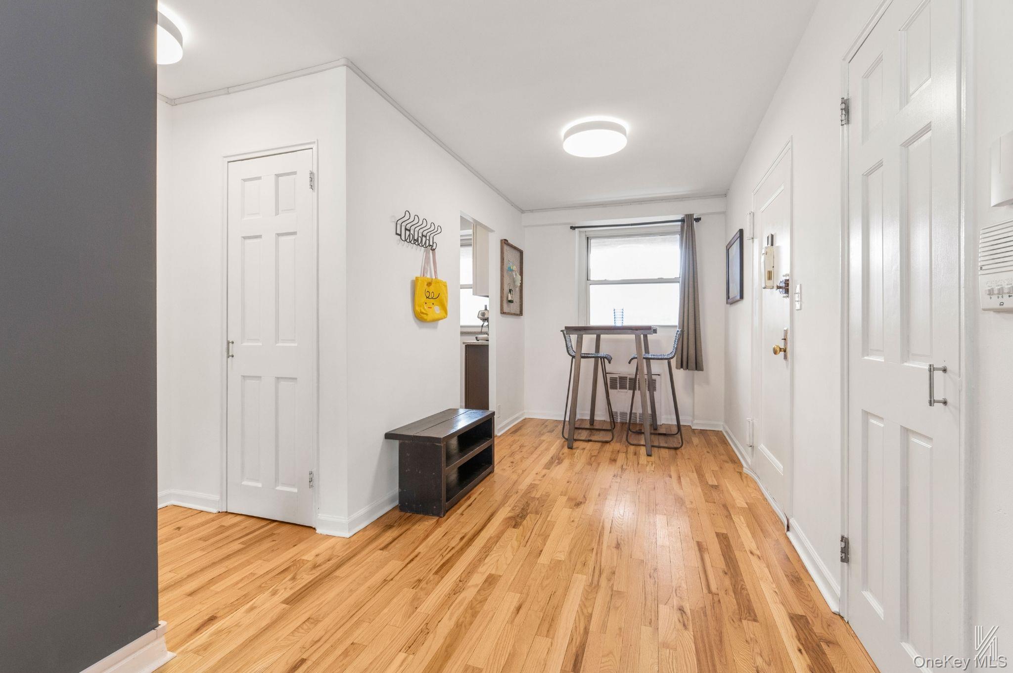 #9 photo, 35-50 85th St Street, 皇后区 Jackson Heights , NY 11372