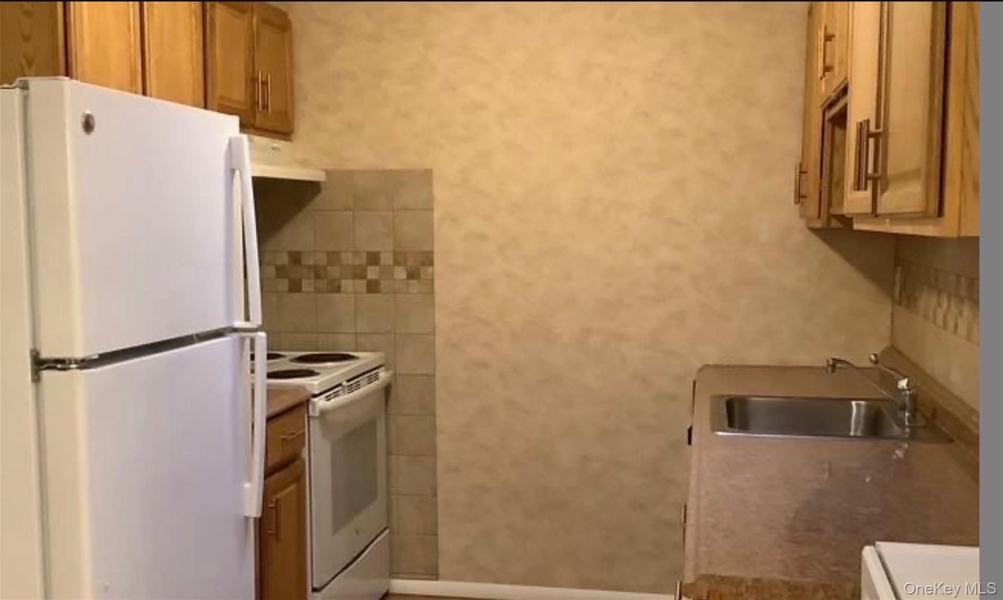 #2 photo, 167 Newcastle Court, Ridge , NY 11961