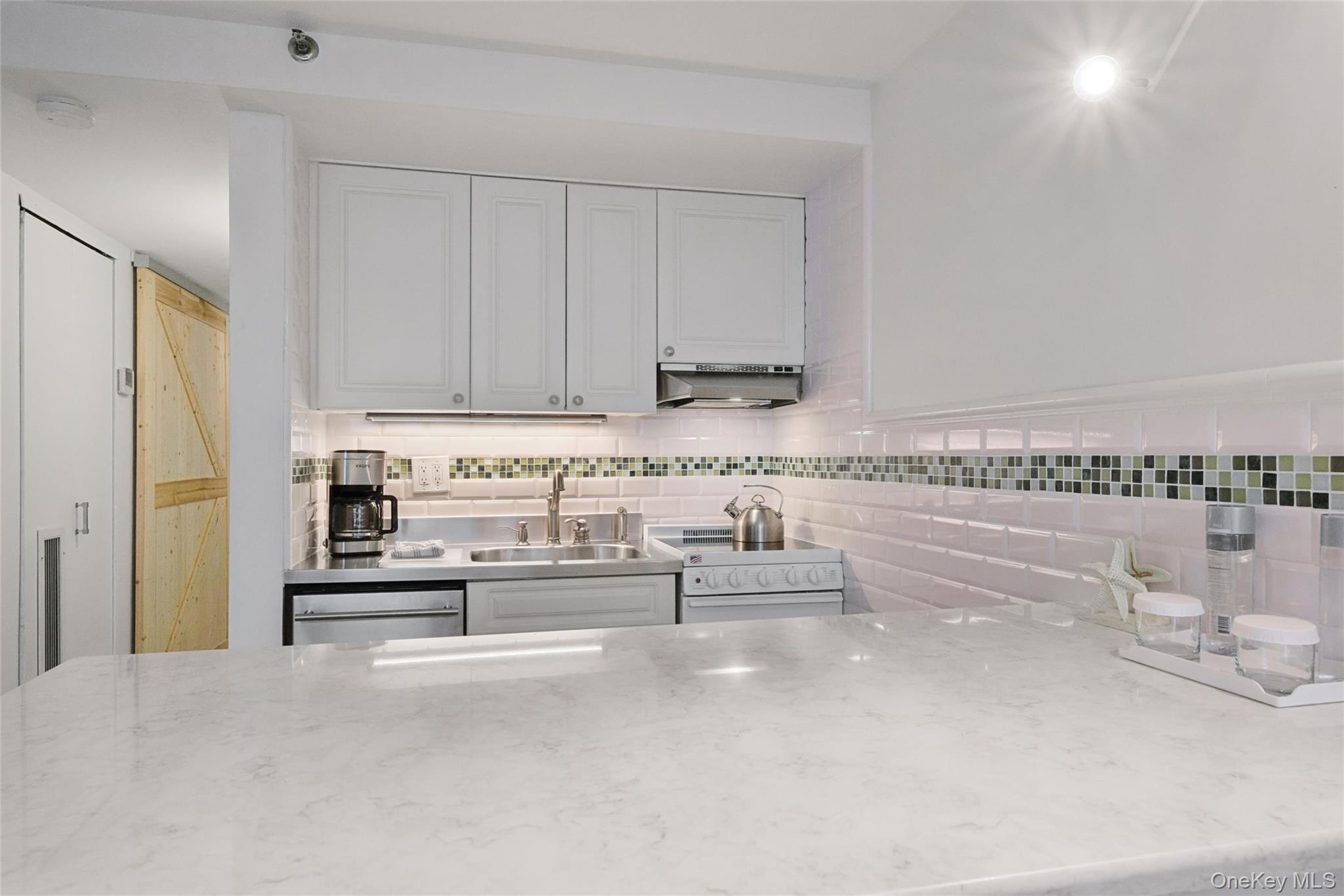 #11 photo, 236 Edgemere Street, Montauk , NY 11954