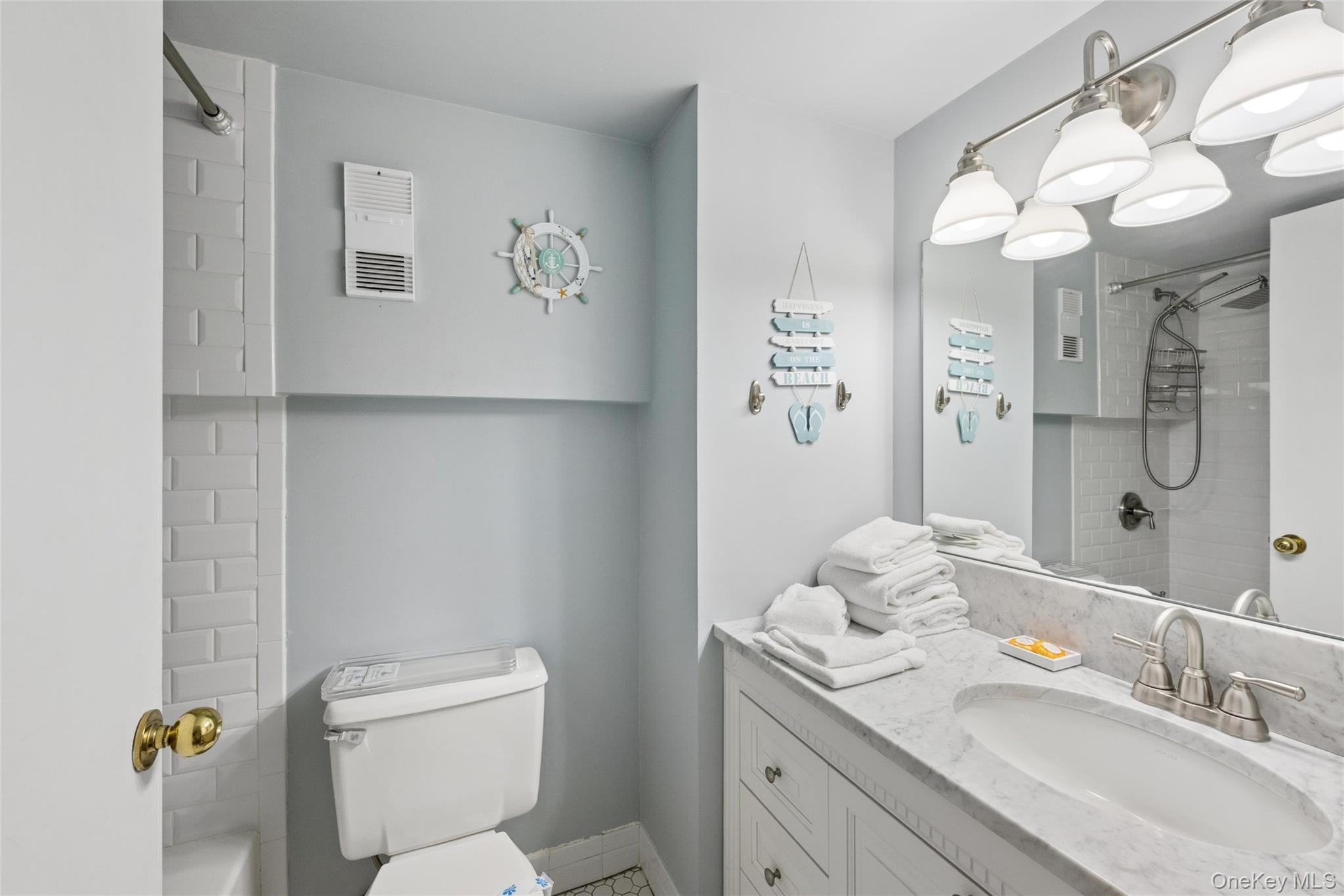 #13 photo, 236 Edgemere Street, Montauk , NY 11954