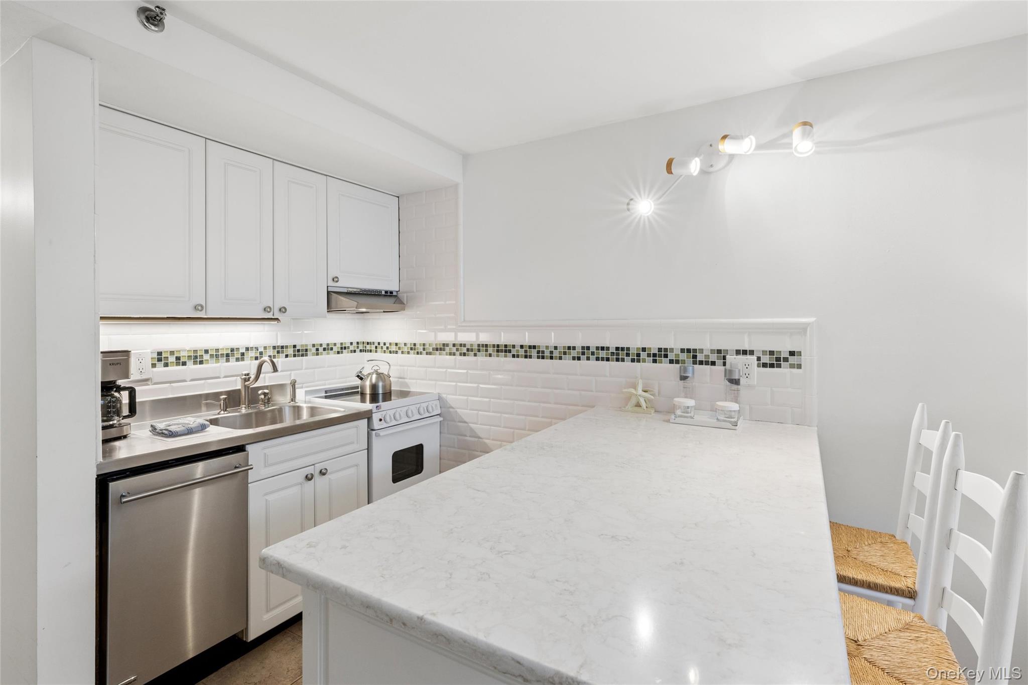 #7 photo, 236 Edgemere Street, Montauk , NY 11954