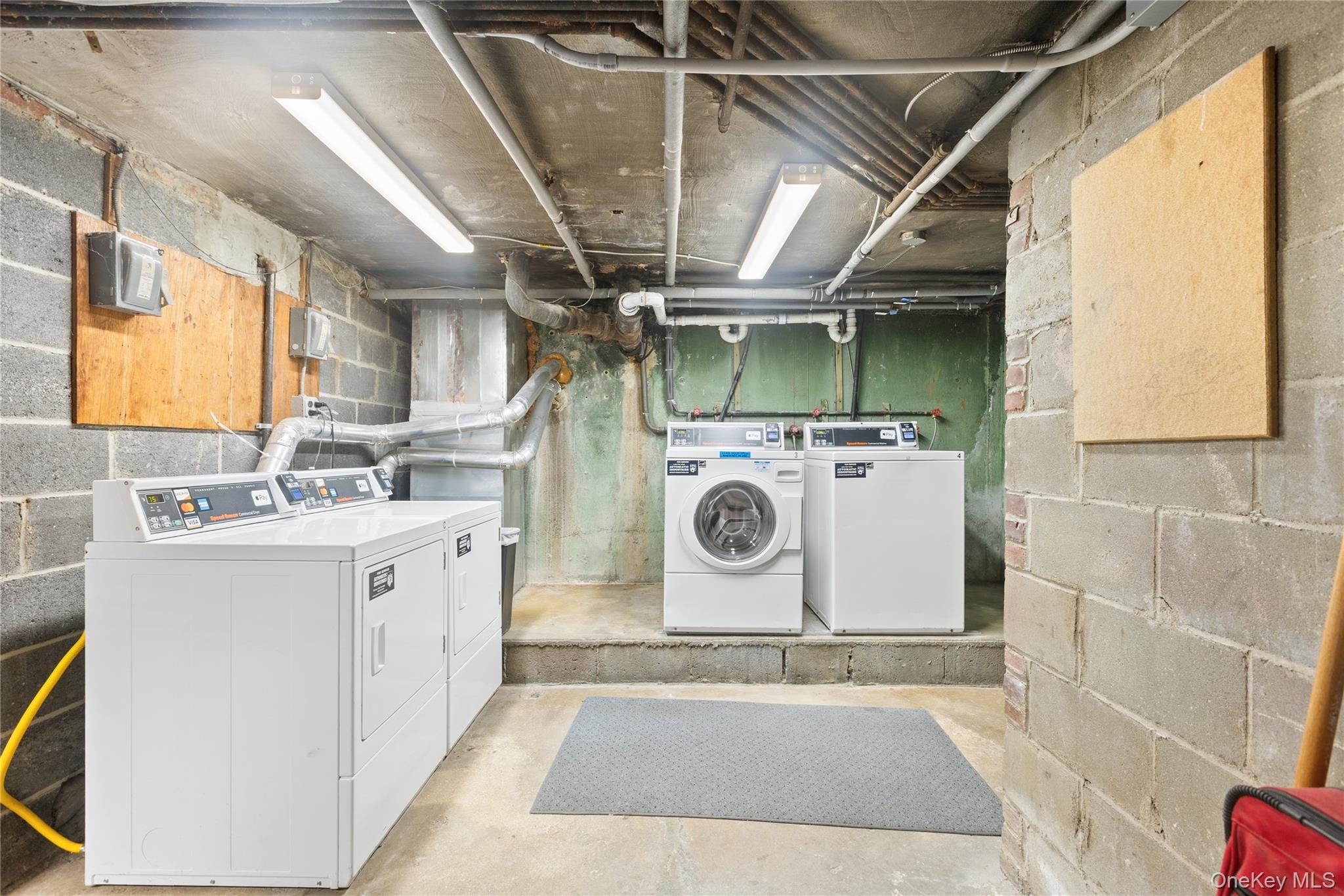 #9 photo, 123 Park Avenue, 东长岛 Amityville , NY 11701