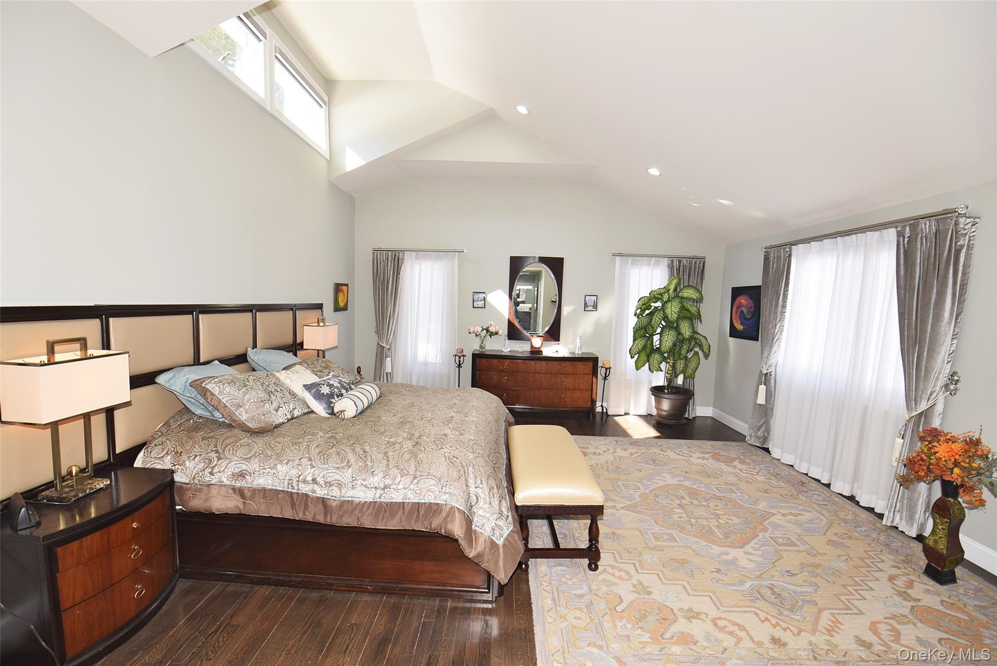 #17 photo, 422 Mill River Road, নাসাউ কাউন্টি Upper Brookville , NY 11771