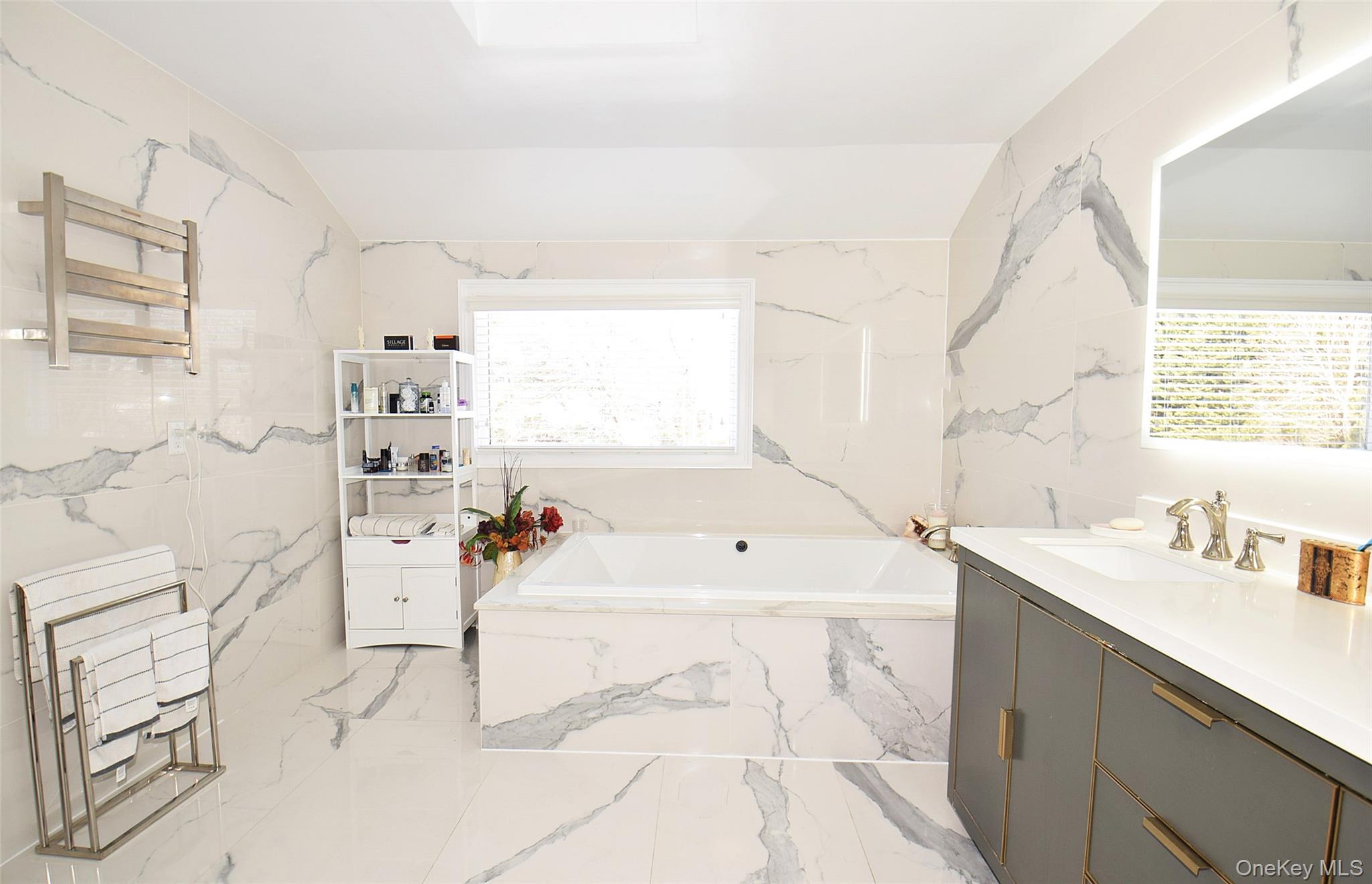 #18 photo, 422 Mill River Road, নাসাউ কাউন্টি Upper Brookville , NY 11771