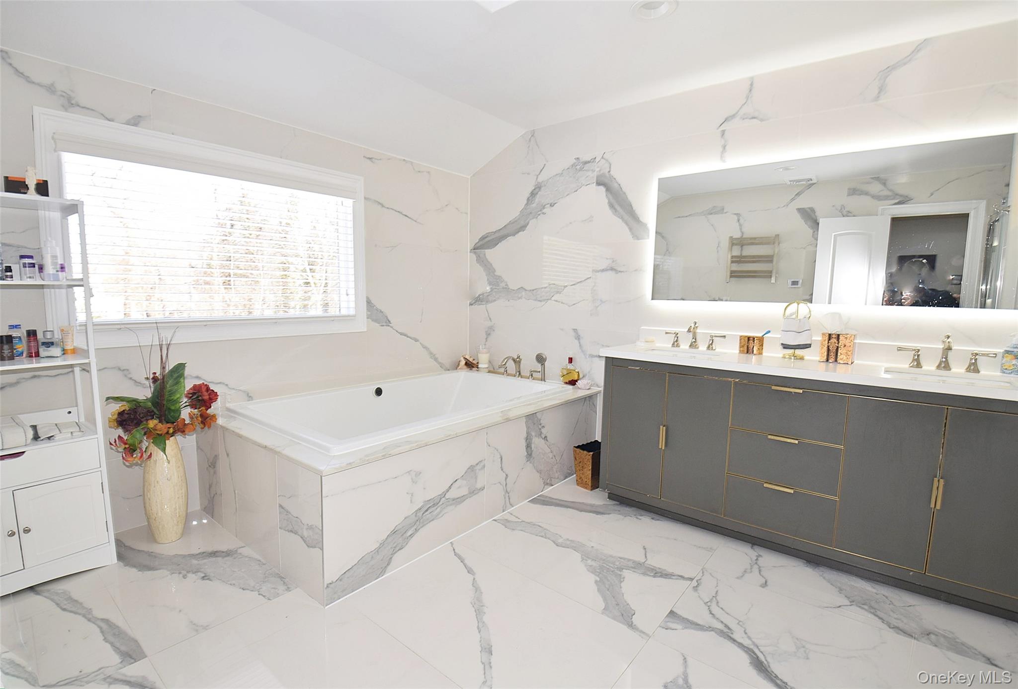 #19 photo, 422 Mill River Road, নাসাউ কাউন্টি Upper Brookville , NY 11771