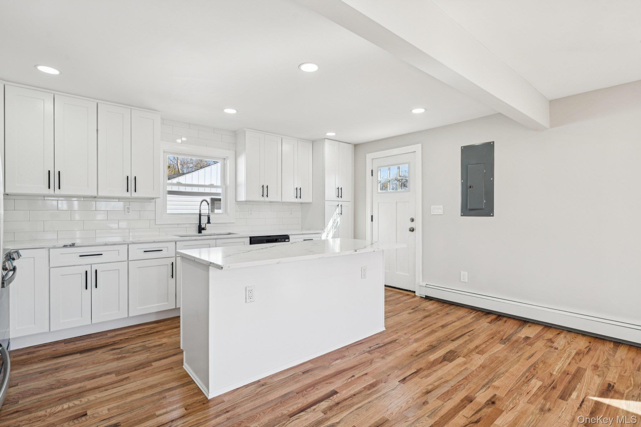 #12 photo, 38 Somerset Road, Amityville , NY 11701