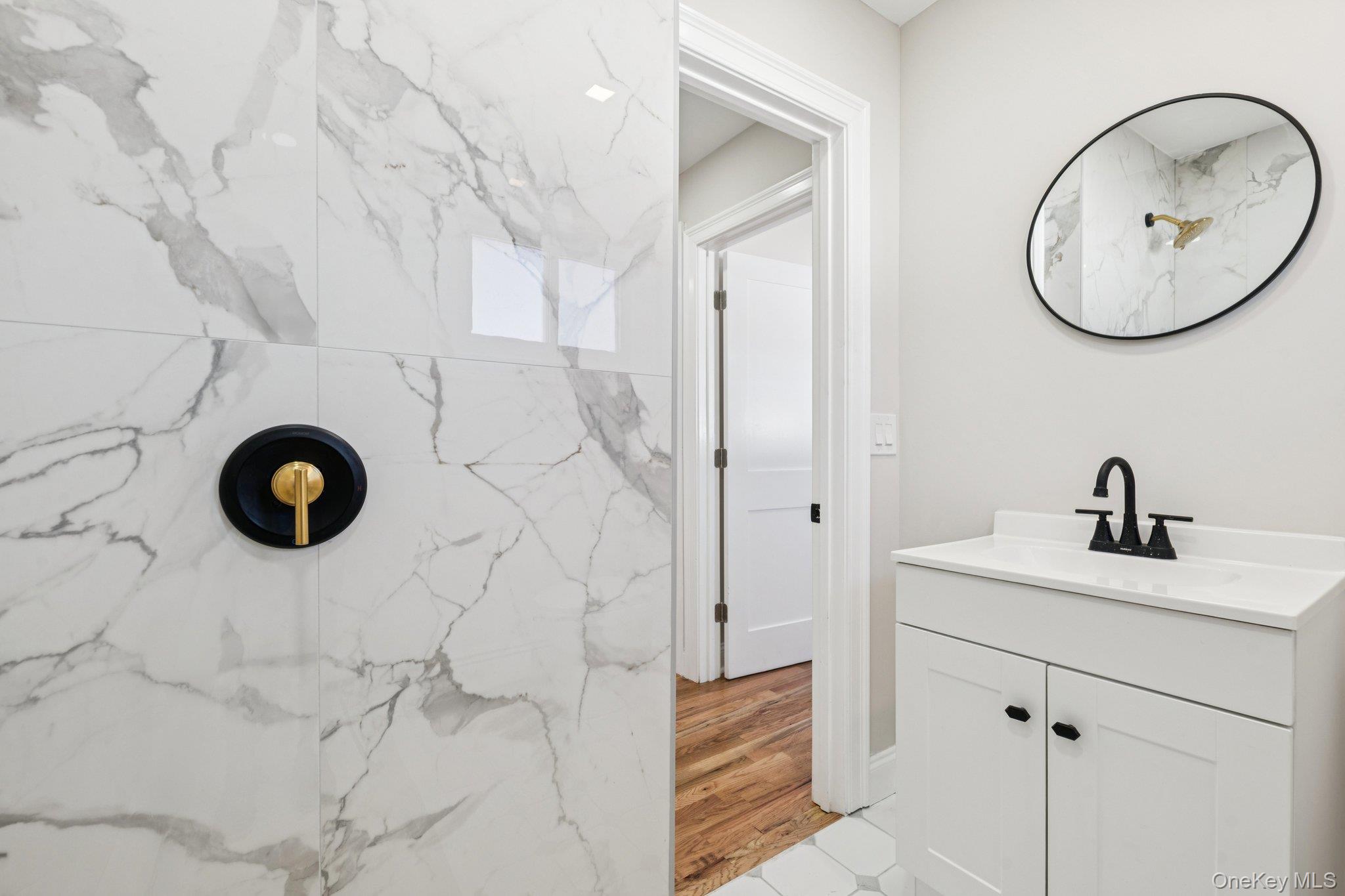 #20 photo, 38 Somerset Road, Amityville , NY 11701