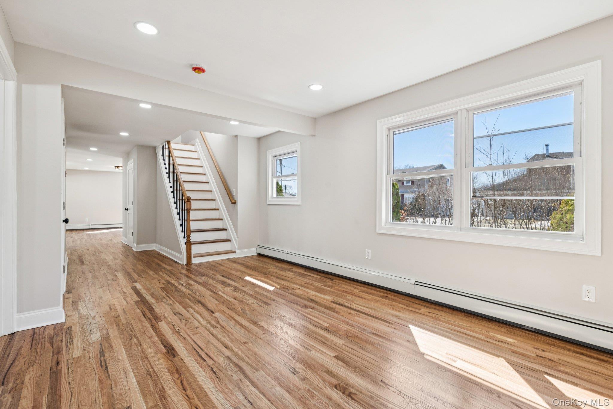 #7 photo, 38 Somerset Road, Amityville , NY 11701