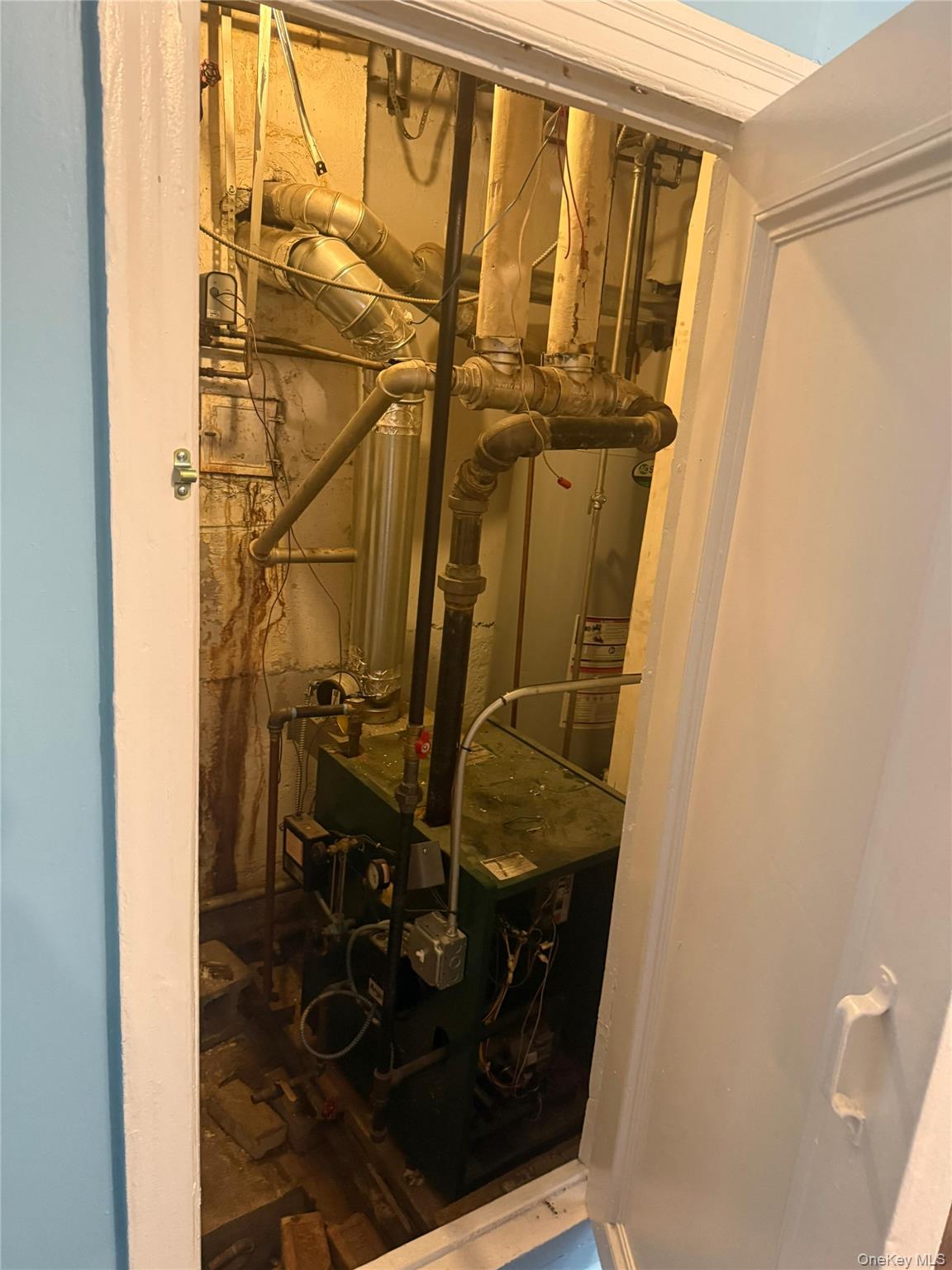 #5 photo, 41-70 71st Street, Woodside , NY 11377