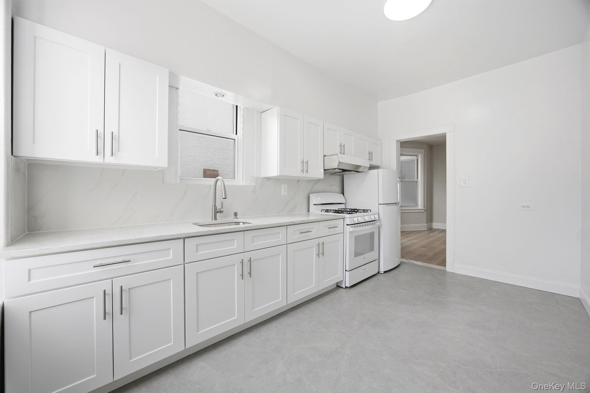 #11 photo, 1739 W 9th Street, הברונקס Brooklyn , NY 11223