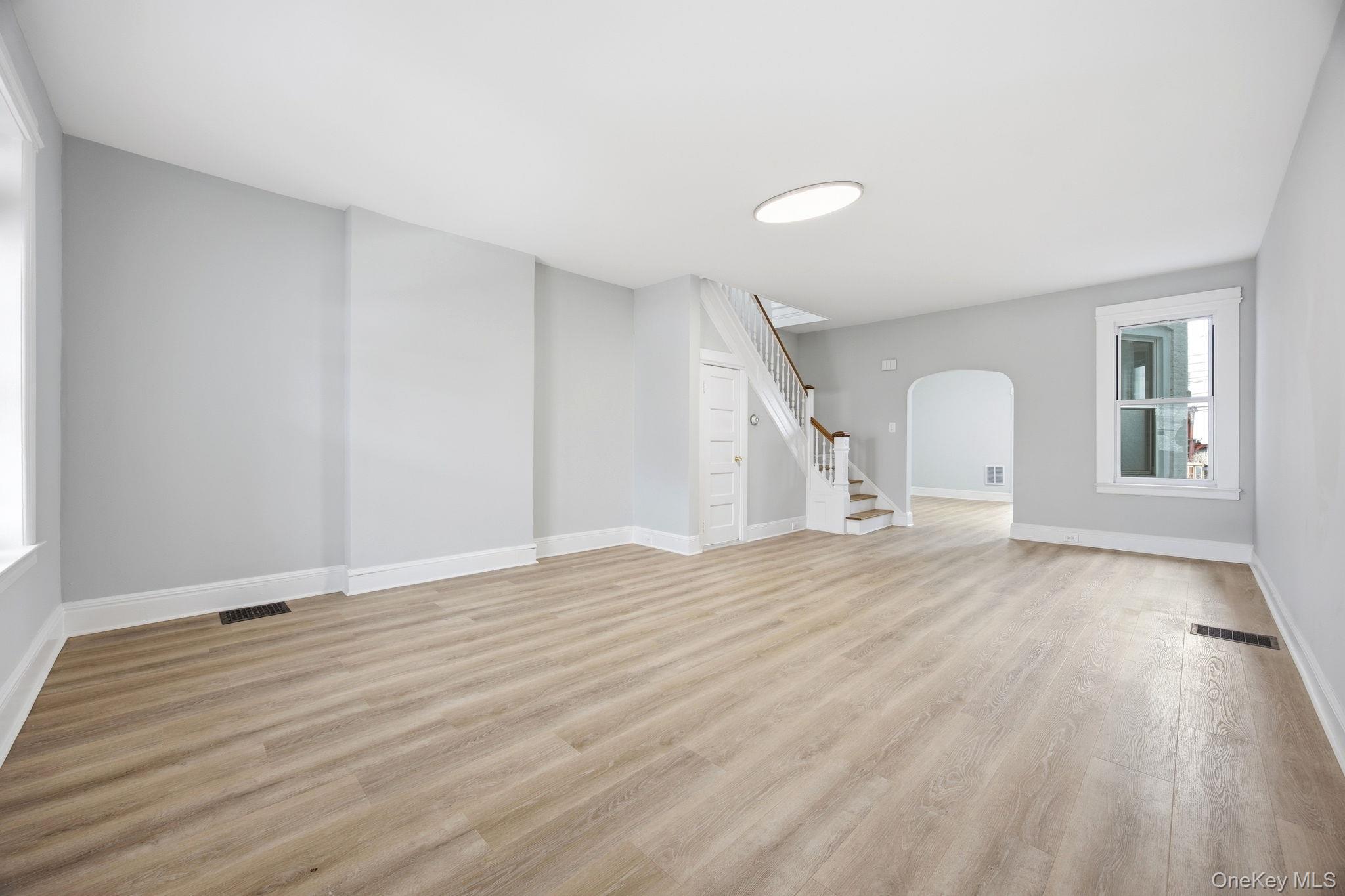 #6 photo, 1739 W 9th Street, הברונקס Brooklyn , NY 11223