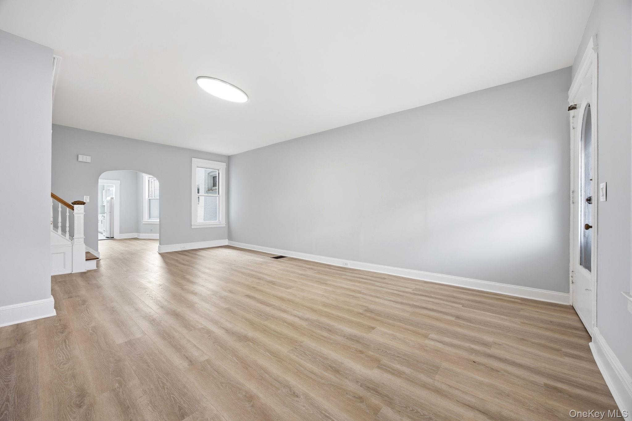 #7 photo, 1739 W 9th Street, הברונקס Brooklyn , NY 11223