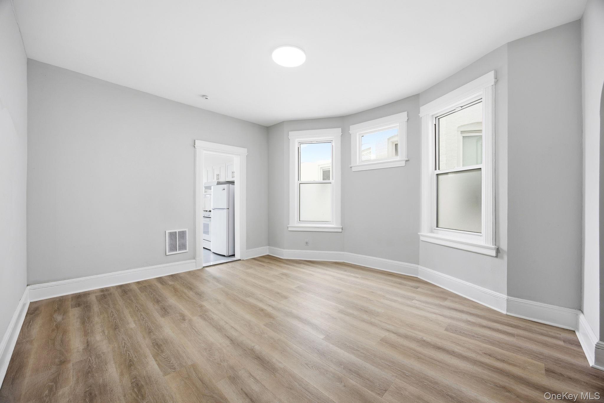 #9 photo, 1739 W 9th Street, הברונקס Brooklyn , NY 11223