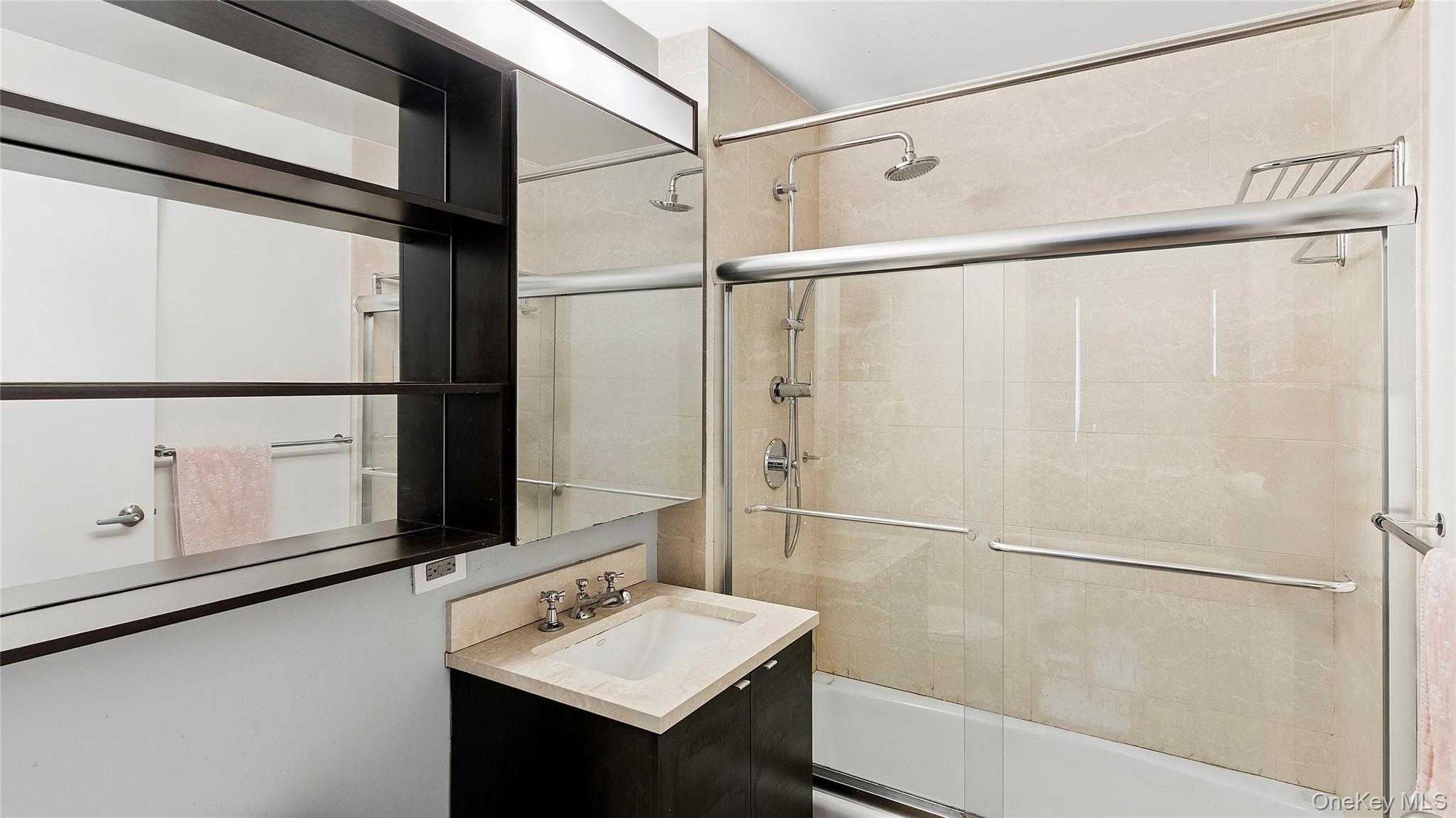 #5 photo, 217 E 96th Street, מנהטן New York (Manhattan) , NY 10128