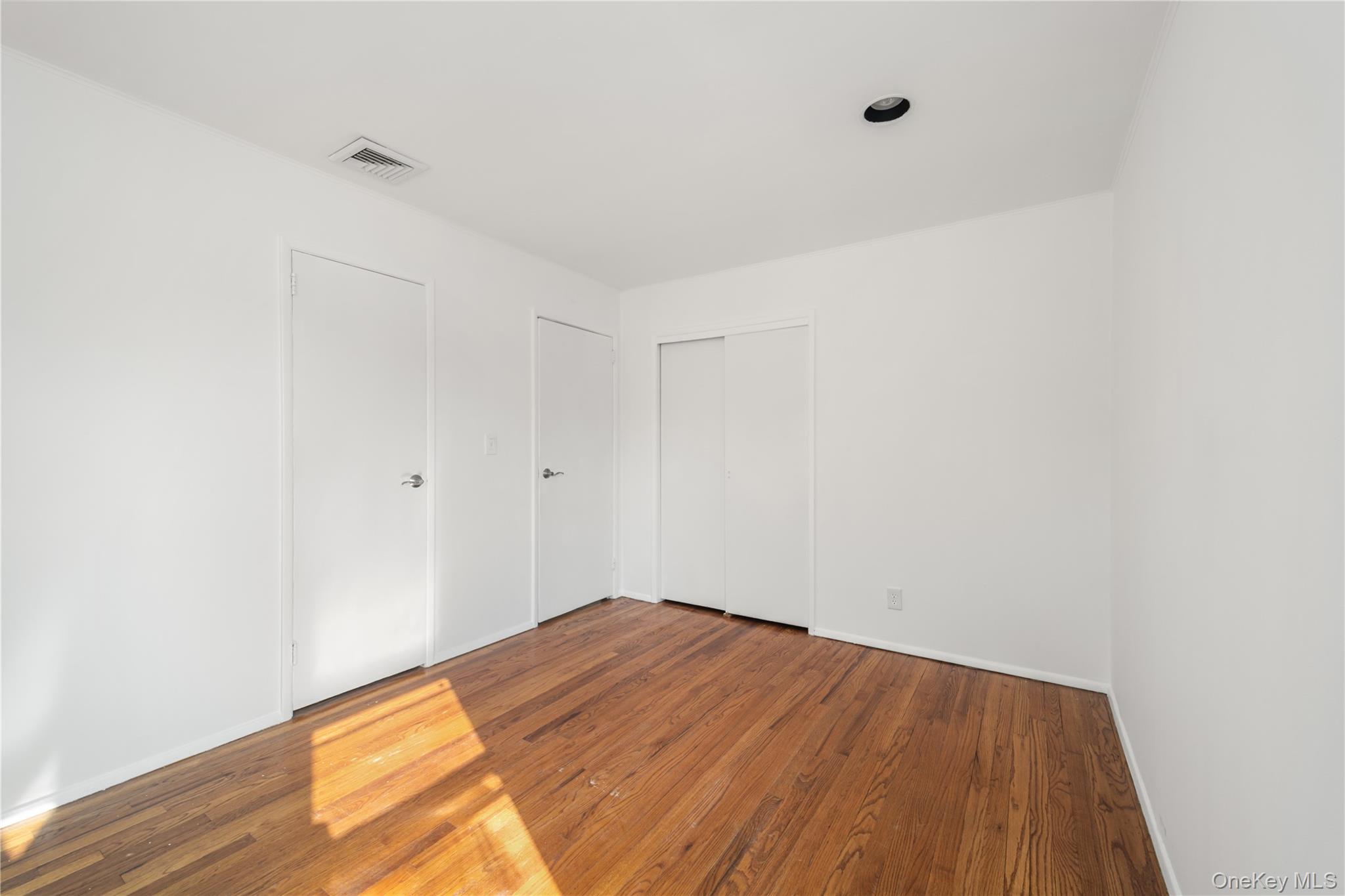 #13 photo, 24 Elderberry Road, নাসাউ কাউন্টি Syosset , NY 11791