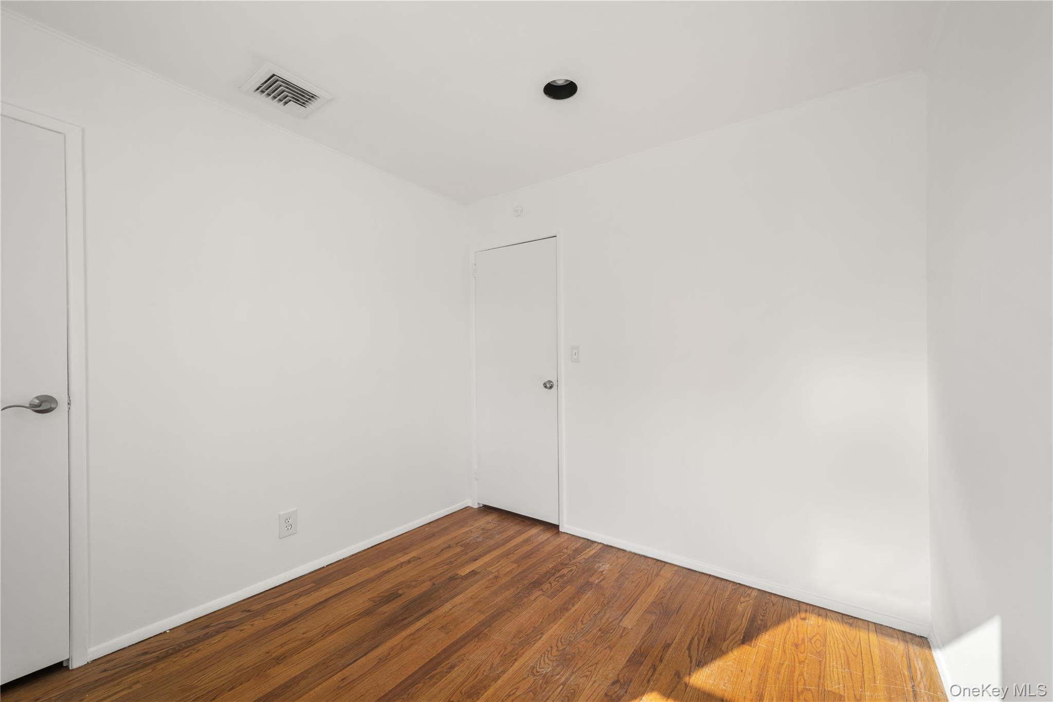 #15 photo, 24 Elderberry Road, নাসাউ কাউন্টি Syosset , NY 11791