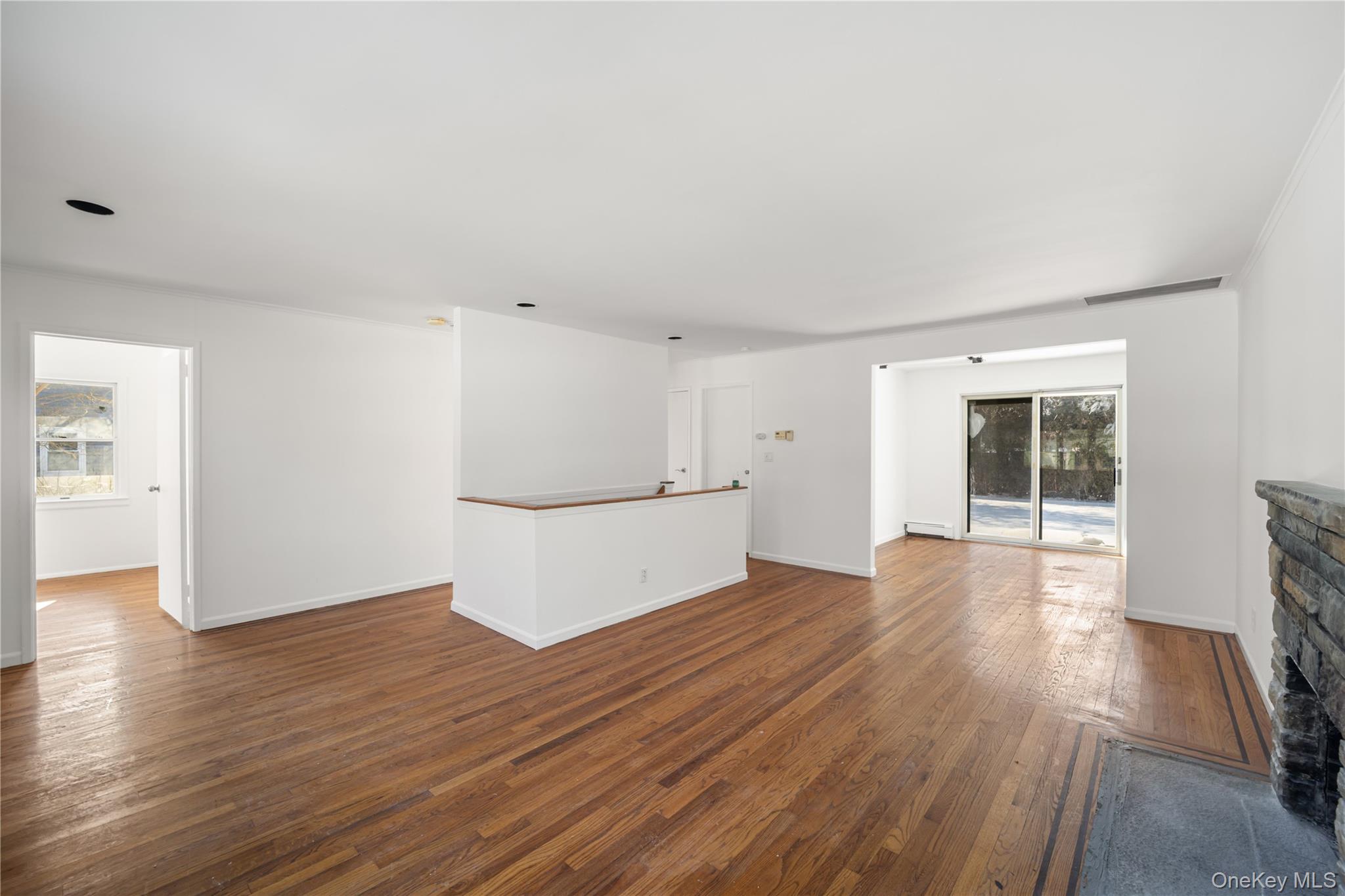 #4 photo, 24 Elderberry Road, নাসাউ কাউন্টি Syosset , NY 11791