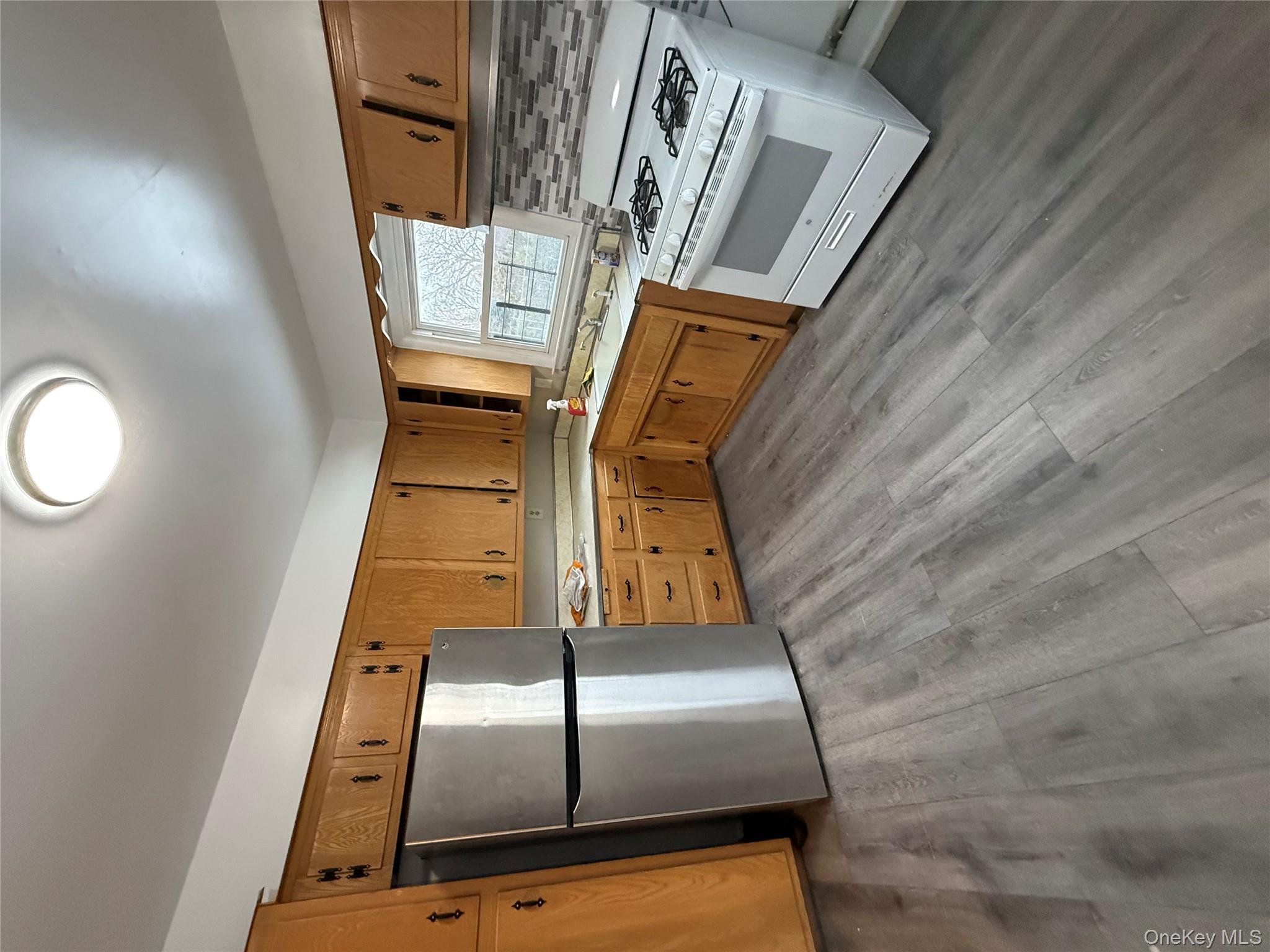 #8 photo, 166 Hillcrest Road, Mount Vernon , NY 10552