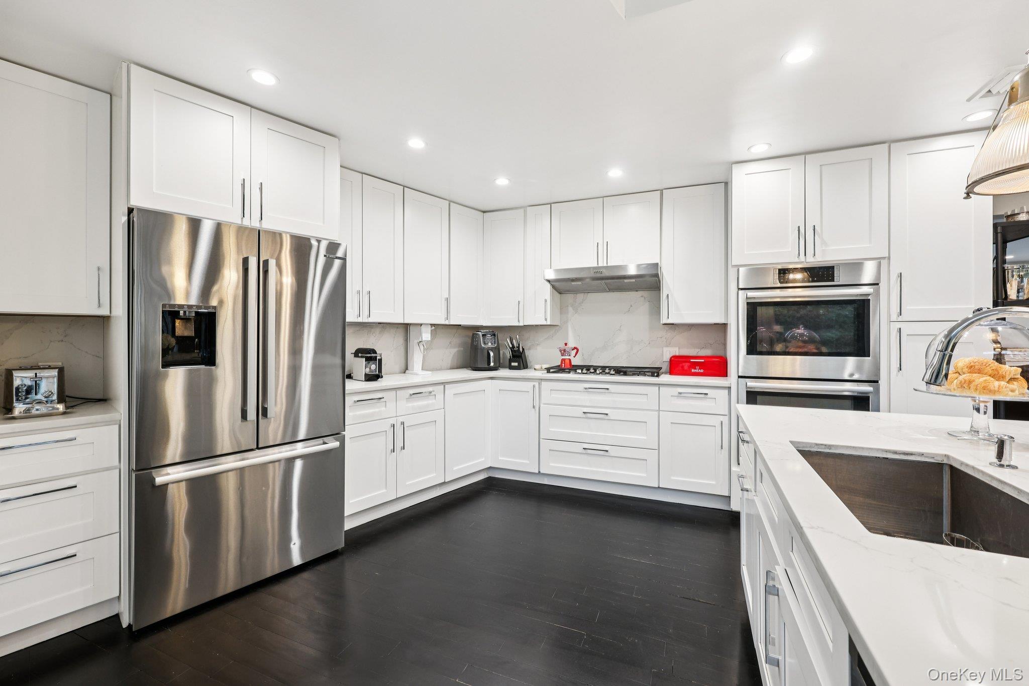 #11 photo, 6 Carol Lane, Mamaroneck , NY 10543