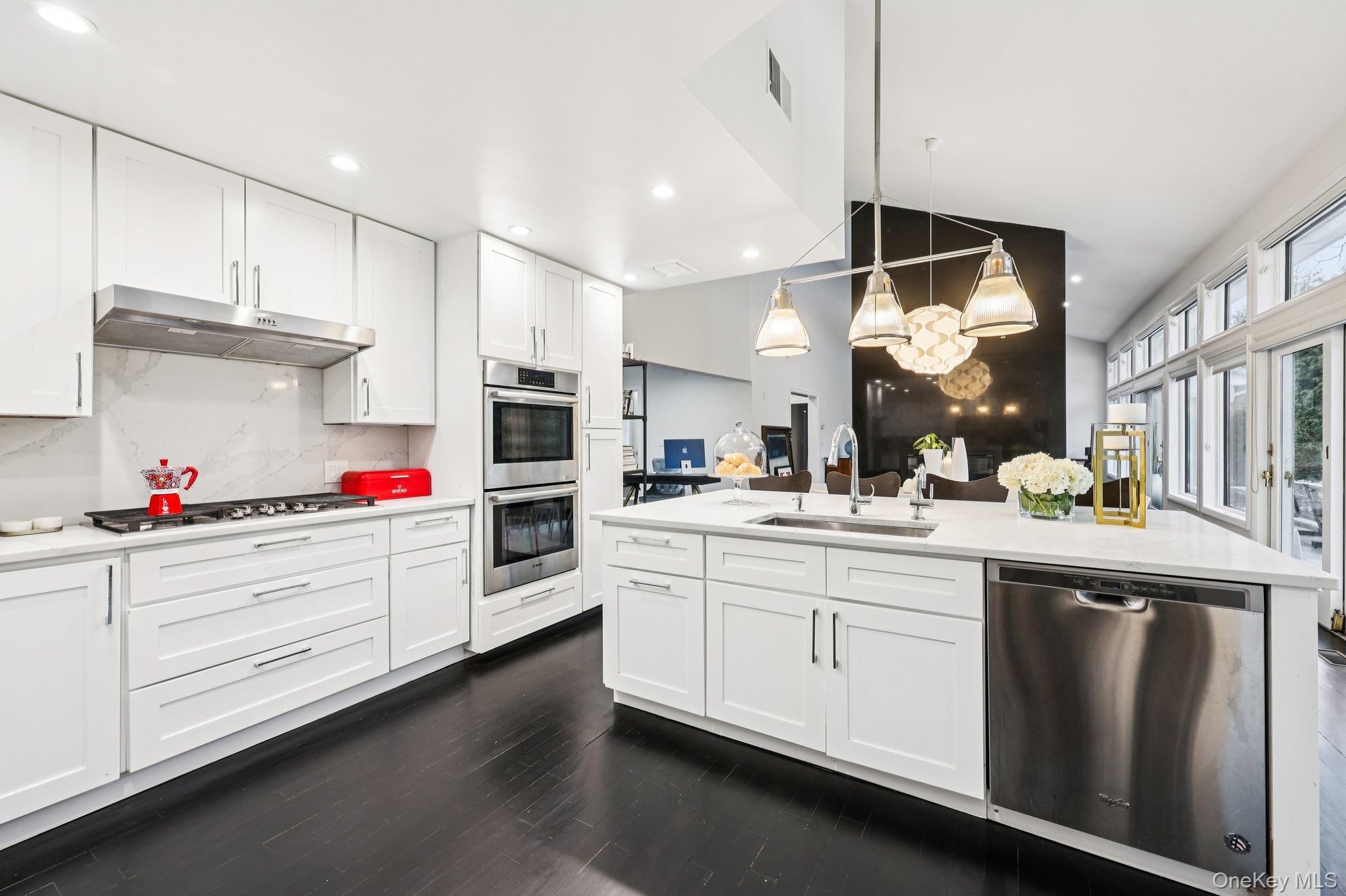 #12 photo, 6 Carol Lane, Mamaroneck , NY 10543