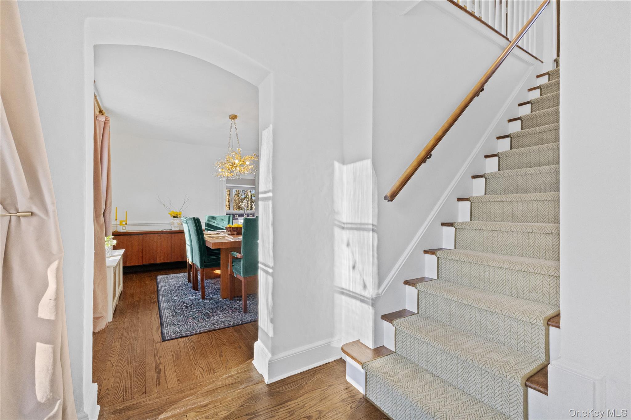 #16 photo, 2 Apple Tree Close, Chappaqua , NY 10514