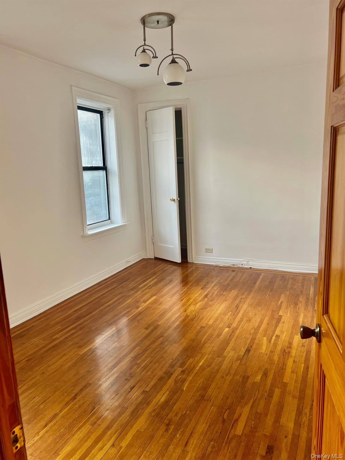 #7 photo, 2186 Cruger Avenue, Bronx , NY 10462