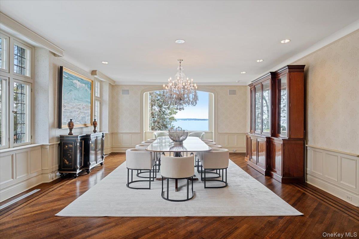 #11 photo, 19 Oak Bluff Avenue, 뉴욕주 Larchmont , NY 10538