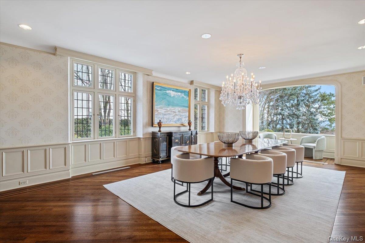 #13 photo, 19 Oak Bluff Avenue, 뉴욕주 Larchmont , NY 10538