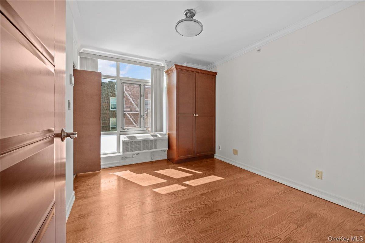 #8 photo, 3511 Cambridge Avenue, Bronx , NY 10463