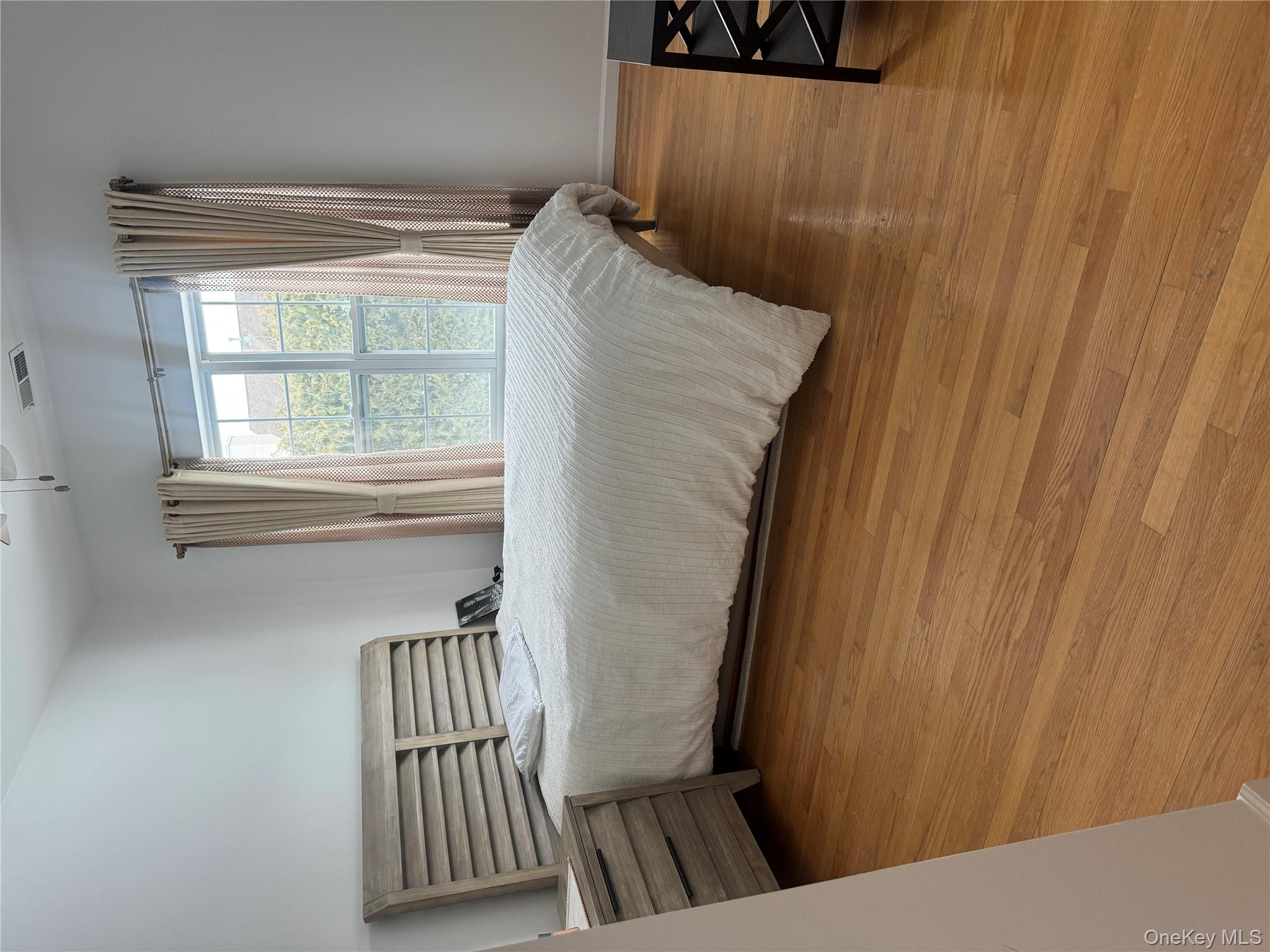 #5 photo, 221 Rivendell Court, Melville , NY 11747