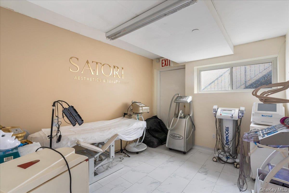 #11 photo, 101-12 43rd Avenue, קווינס Corona , NY 11368