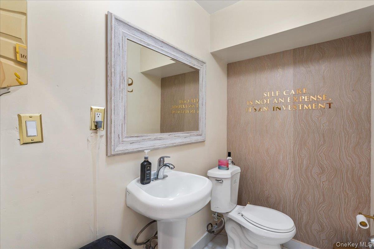 #13 photo, 101-12 43rd Avenue, קווינס Corona , NY 11368