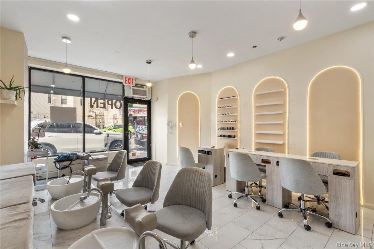 #9 photo, 101-12 43rd Avenue, קווינס Corona , NY 11368