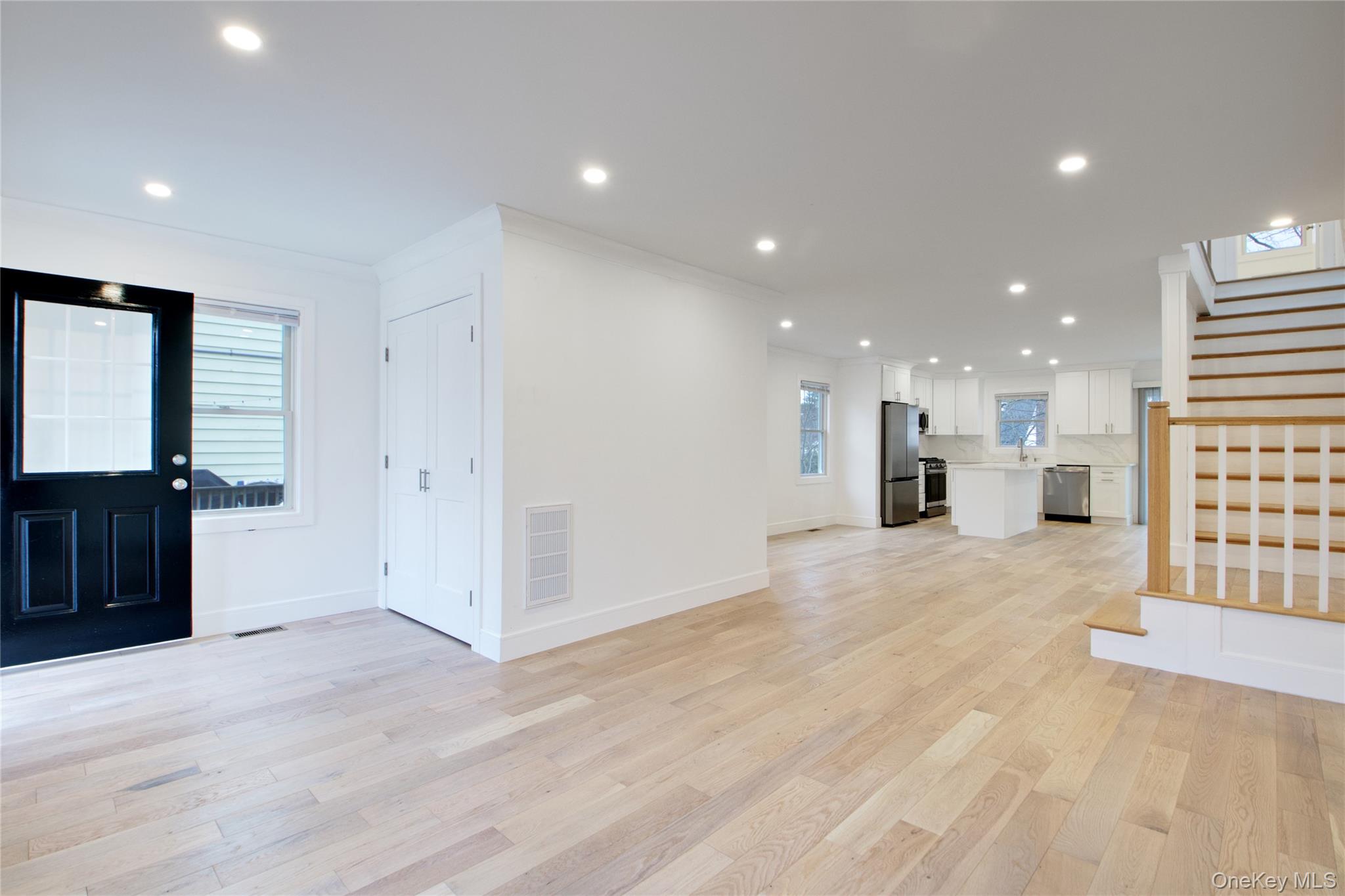 #10 photo, 56 Kirkwood Road, Port Washington , NY 11050