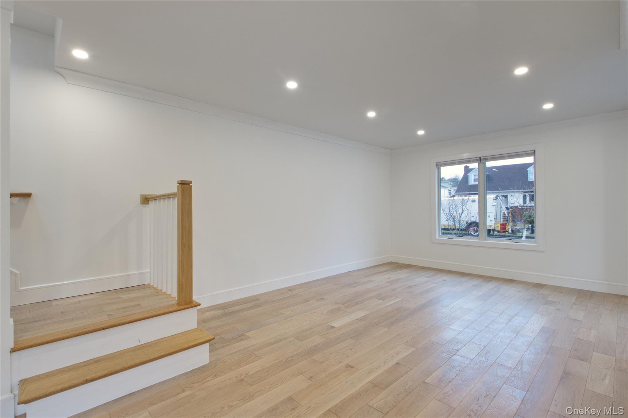 #12 photo, 56 Kirkwood Road, Port Washington , NY 11050