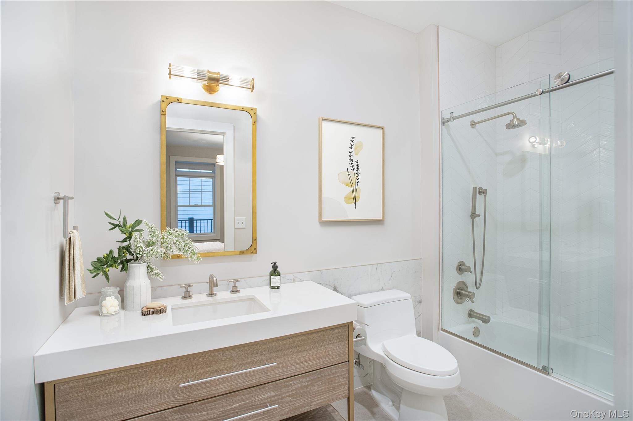 #7 photo, 990 Corporate Drive, 长岛 Westbury , NY 11590