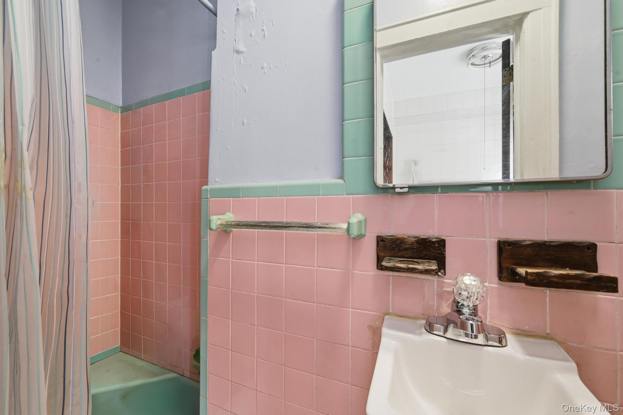 #10 photo, 10531 79th Street, クイーンズ区 Ozone Park , NY 11417