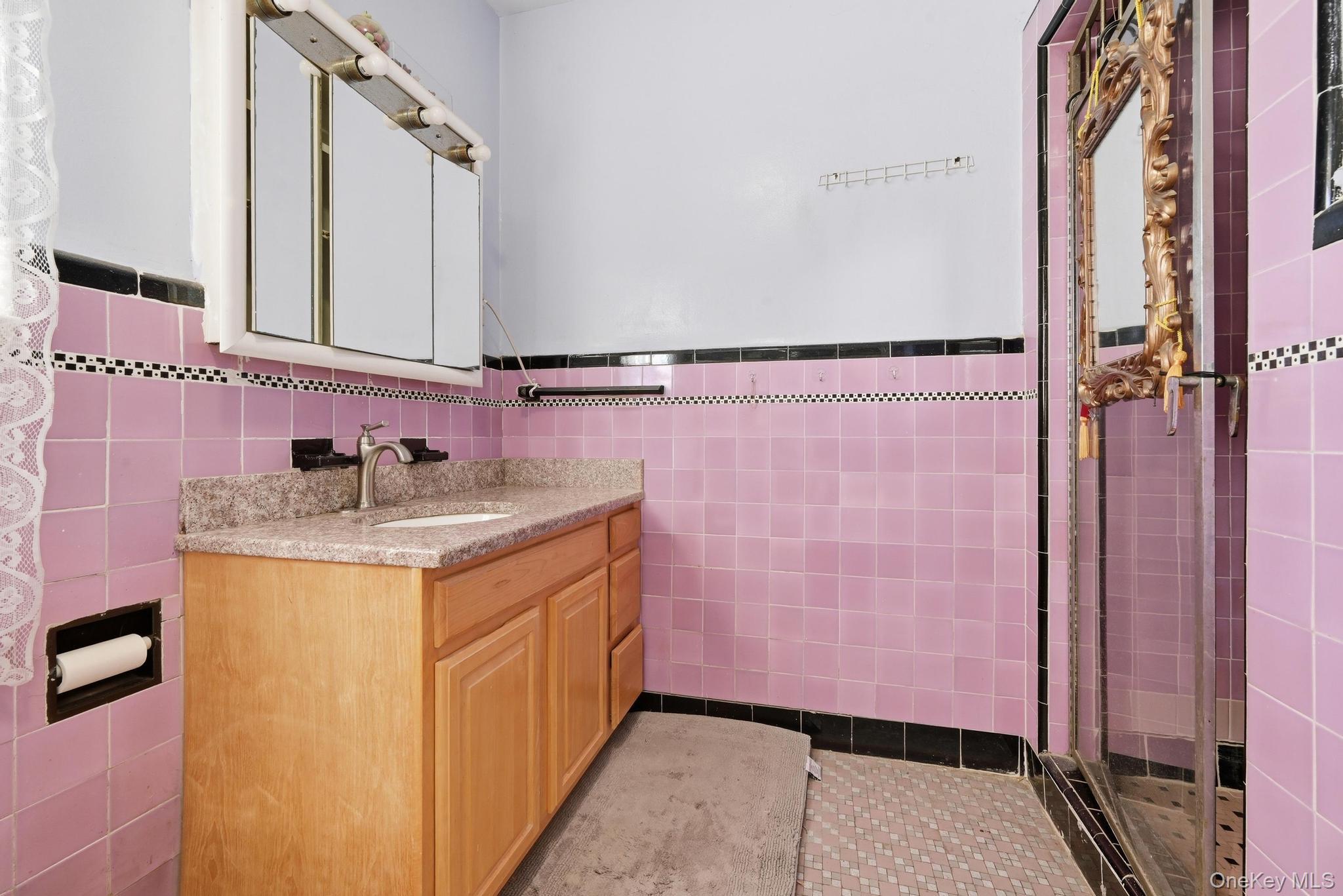 #18 photo, 10531 79th Street, クイーンズ区 Ozone Park , NY 11417