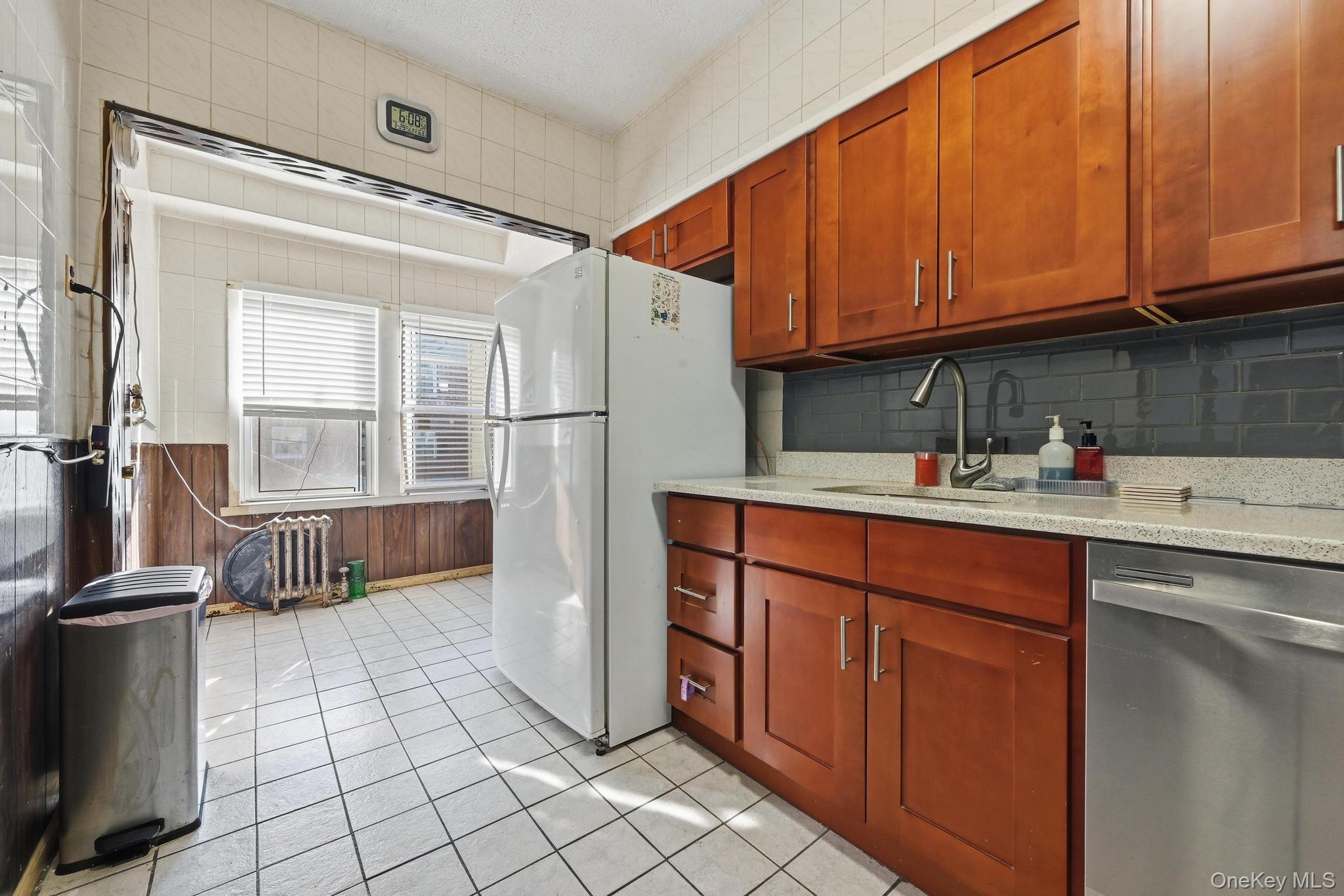 #8 photo, 10531 79th Street, クイーンズ区 Ozone Park , NY 11417