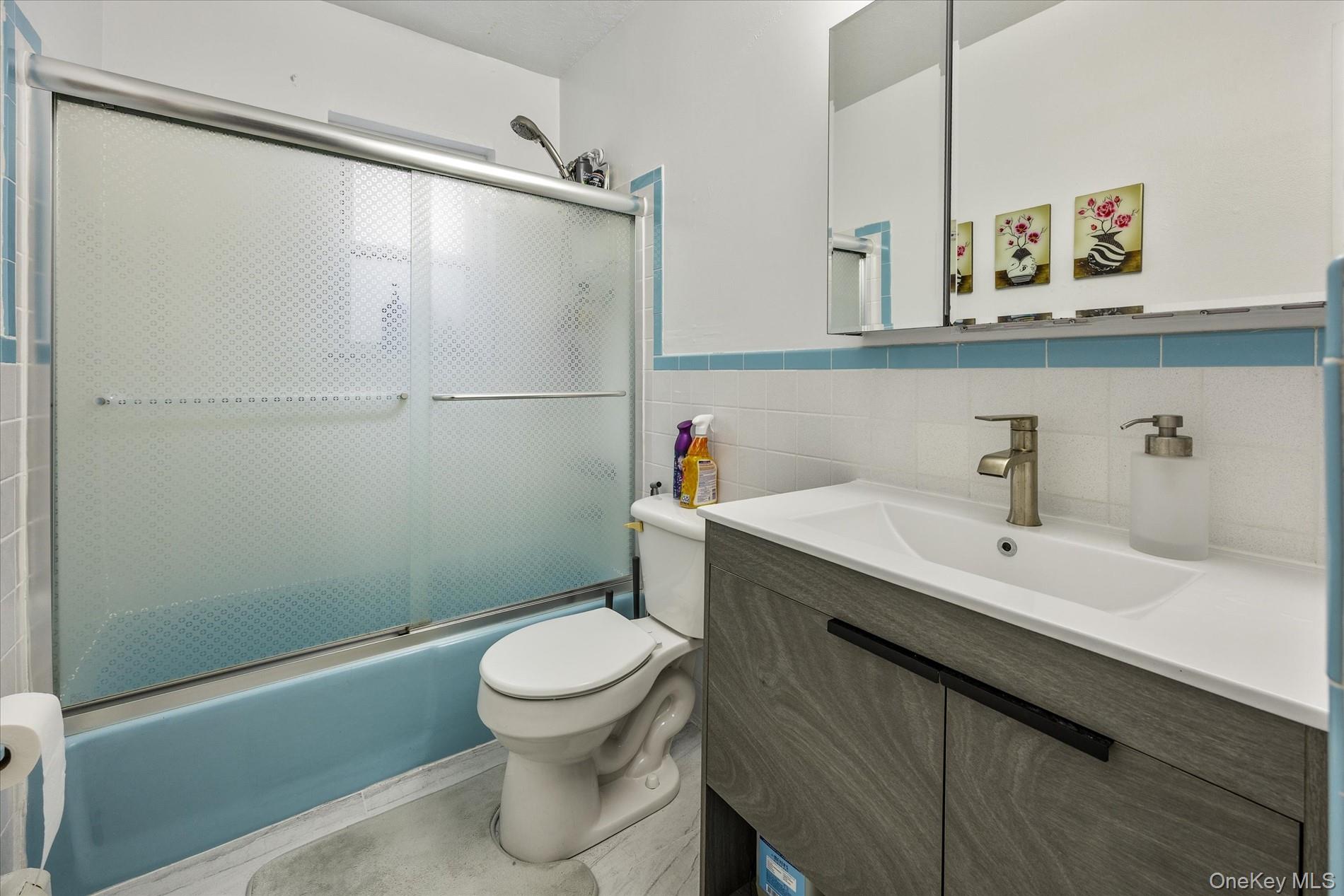 #19 photo, 2504 42nd Street, Astoria , NY 11103