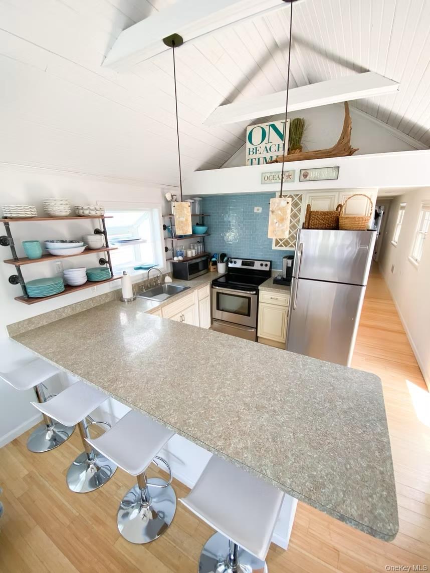 #12 photo, 298 Cottage Walk, সাফোক কাউন্টি Ocean Beach , NY 11770