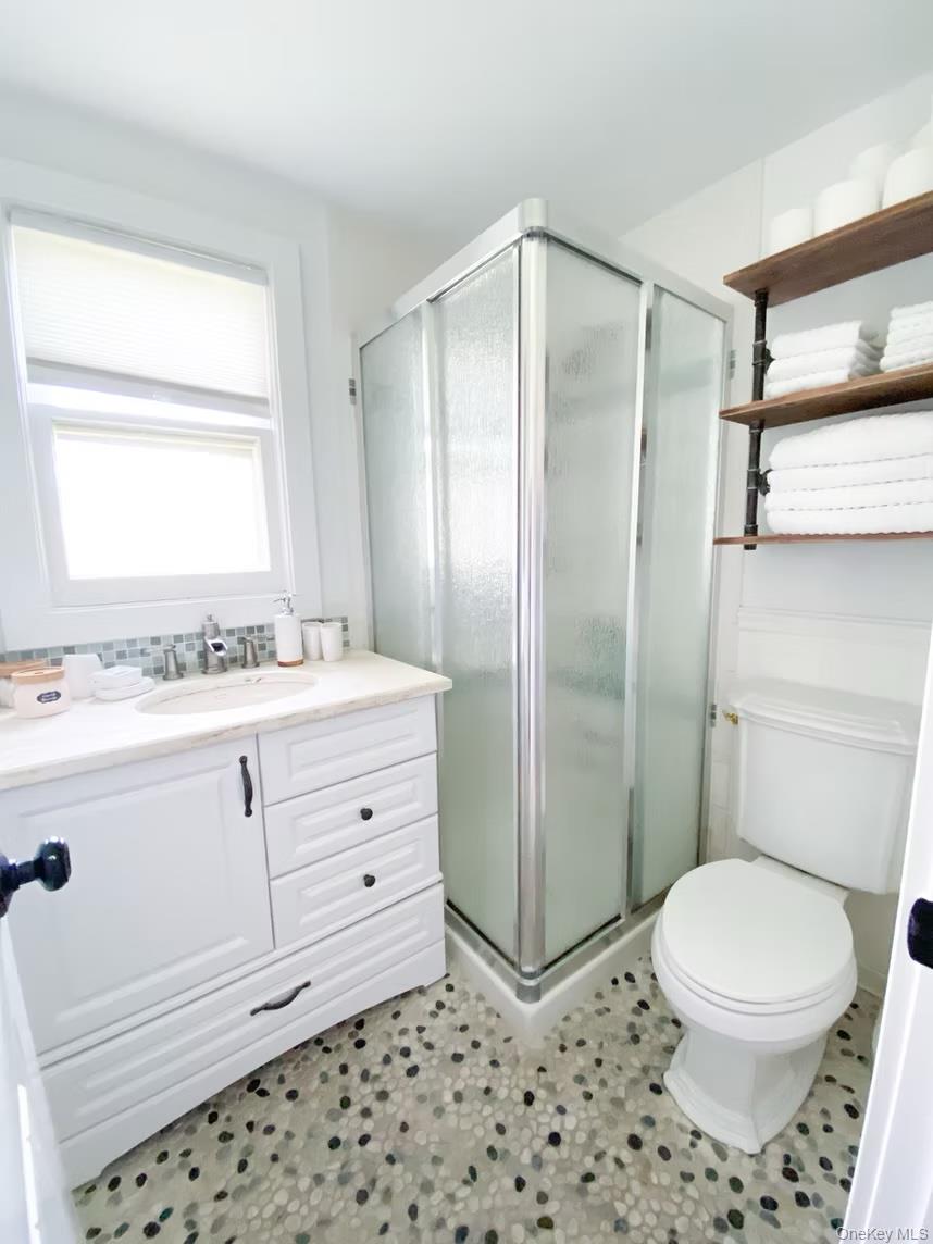 #4 photo, 298 Cottage Walk, সাফোক কাউন্টি Ocean Beach , NY 11770