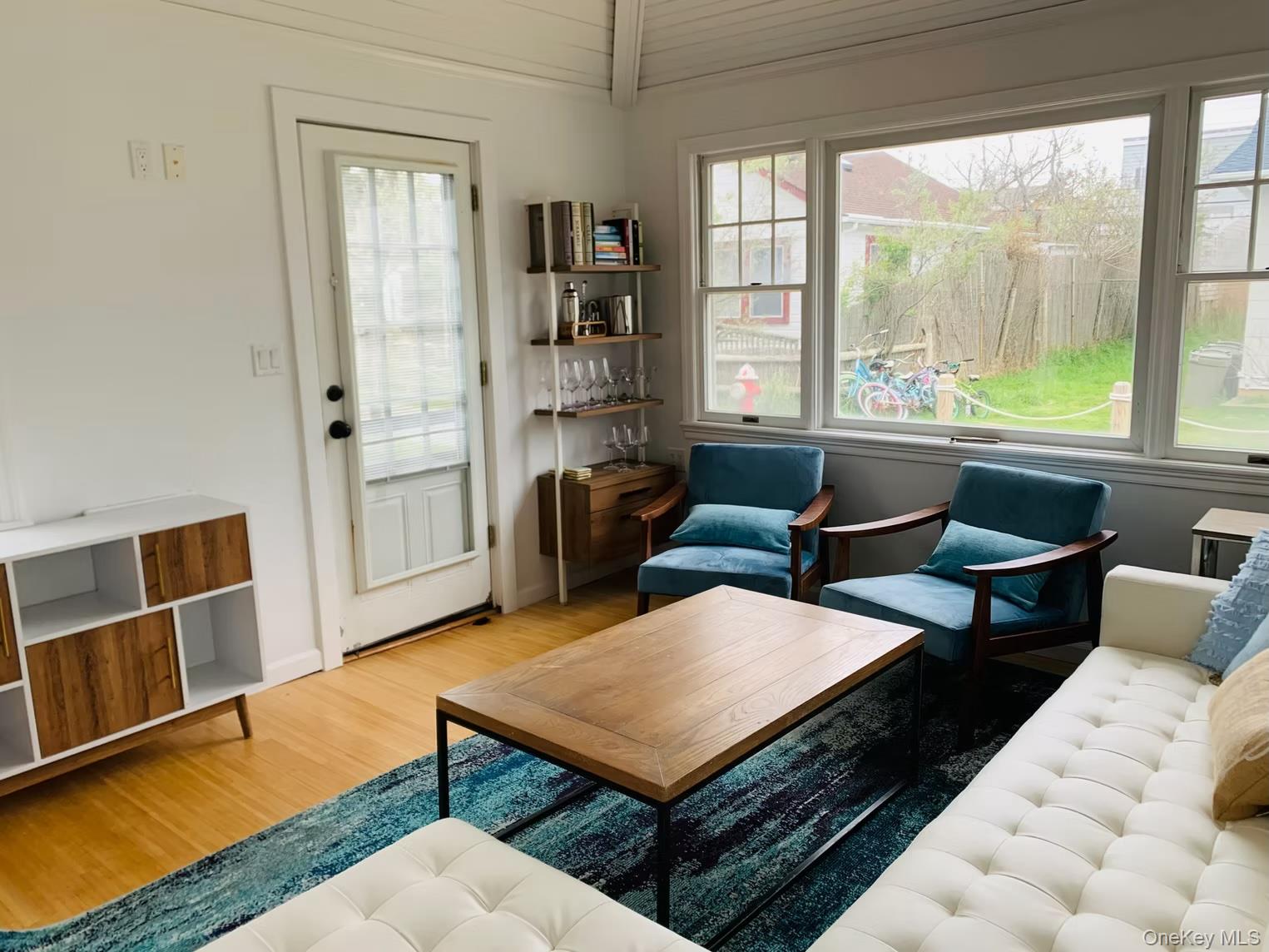 #9 photo, 298 Cottage Walk, সাফোক কাউন্টি Ocean Beach , NY 11770