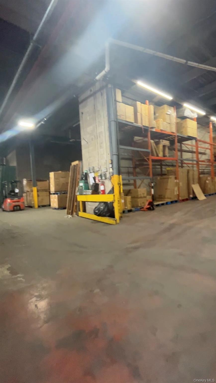 #6 photo, 5858 Laurel Hill Boulevard, 皇后區 木邊 Woodside , NY 11377